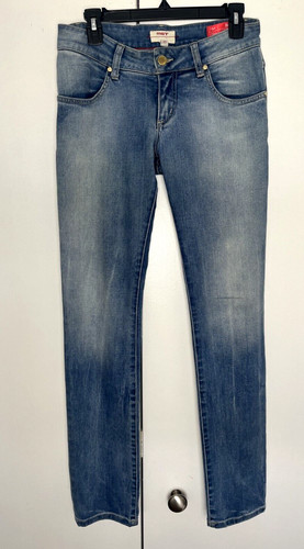 Jeans design met impreziositi - design,